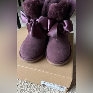 UGG Australia W Gita Bow Mini Port size 7 NEW